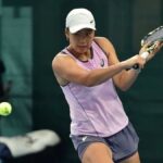 Janice Tjen Manuscripts Background, passa a ser o primeiro jogador da Indonésia a receber os Estados Unidos Open, considerando que 2004