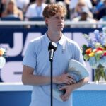 Jannik Sinner, número um do mundo, que foi forçado a se aposentar durante a final do Cincinnati Open, e a parceira Katerina Siniakova se retirou do empate em duplas mistas do US Open, confirmaram os organizadores de torneios na terça -feira.