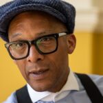 Jay Blades, apresentador da série BBC 'The Repain Shop', acusado de duas posições de estupro