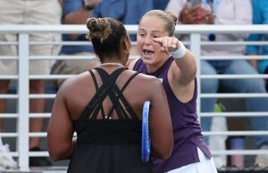 Jelena Ostapenko pede perdão depois de estimular os Estados Unidos abrem boatos de fanatismo quando a mãe de Taylor Townsend bate em celebridade do tênis Jelena Ostapenko pediu desculpas por suas palavras a Taylor Townsend, que provocou um debate sobre raça