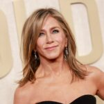 Jennifer Aniston 'lutas' com o que você deve compartilhar através de um novo amigo