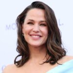 Jennifer Garner não pode viver sem este soro de farmácia de US $ 15 que ajuda a evitar rugas