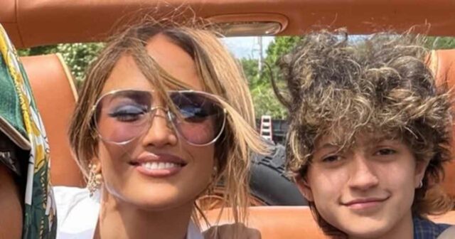 A promoção Jennifer Lopez jorra sobre gêmeos Emme e Max em meio a problemas de casamento de Ben Affleck
