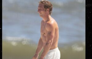 Jeremi Allen White está atirando em caixas cobertas com uma praia em Nova York 0811-Jeremy-Allen-White-White-White-White-Alter-Alter-Alter-Maiin-Trunk-Trunk-Trunk-Trunk
