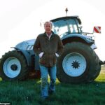Jeremy Clarkson (foto) está enfrentando que ele largou sua amada tripulação de vacas depois dela