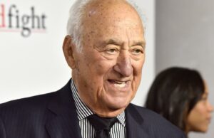 Jerry Adler morre com 96 anos. O ator veterano de ‘The Sopranos’ ‘,’ The Good Wife ‘e muitos outros programas de TV. Jerry Adler morre com 96 anos. O ator veterano de 'The Sopranos' ',' The Good Wife 'e muitos outros programas de TV.