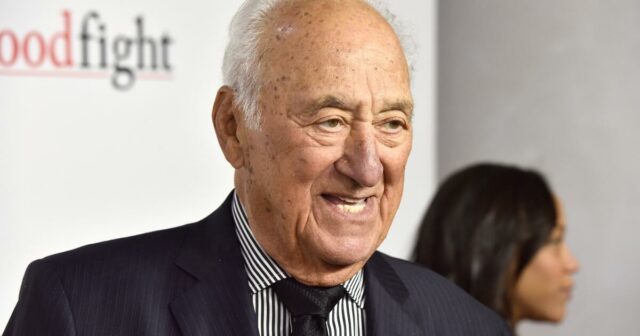 Jerry Adler morre com 96 anos. O ator veterano de 'The Sopranos' ',' The Good Wife 'e muitos outros programas de TV.



