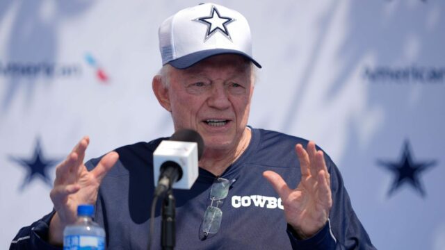 Jerry Jones não passou pelo pedido comercial de Parsons

