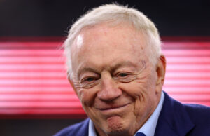 Jerry Jones rejeita a pergunta do relógio de choque Jerry Jones rejeita a pergunta do relógio de choque