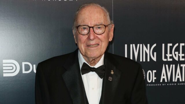 Jim Lowell, comandante Astronaut Apollo 13, morre em 97

