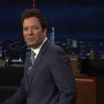 Jimmy Fallon começa uma partida engraçada do grito para 'caçar mulheres' enquanto fala sobre vídeo de economia