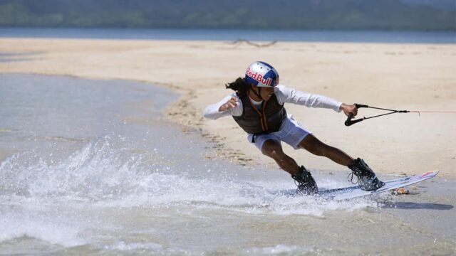 Raph Trinidad mostra suas habilidades durante um tiroteio promocional em Palawan. - uma foto
