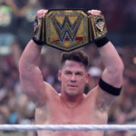 John Cena brinca com sua WWE "Soulmate"