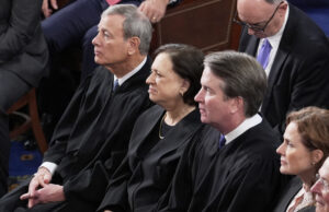 John Roberts se junta a todos os juízes liberais na Suprema Corte dissidência John Roberts se junta a todos os juízes liberais na Suprema Corte dissidência