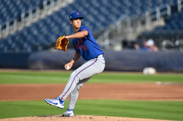Metts promove Jonah Tong para Triple no domingo.