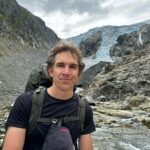 Alec Luhn, 38, (foto) é um repórter americano que trabalhou para várias lojas de prestígio
