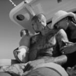 Justin Bieber mostra sua esposa Hailey e Baby Jack em um novo videoclipe