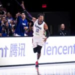 Justin Brownlee, de Gilas Pilipinas, durante uma partida contra a Nova Zelândia na Copa Asiática da FIBA de 2025.