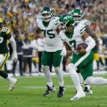 Justin Fields se joga na primeira viagem na primeira viagem como craque de Jets