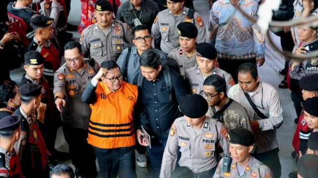 KPK Aguarde o decreto presidencial de Prabowo divulgar o Secretário Geral do PDIP Hasto

