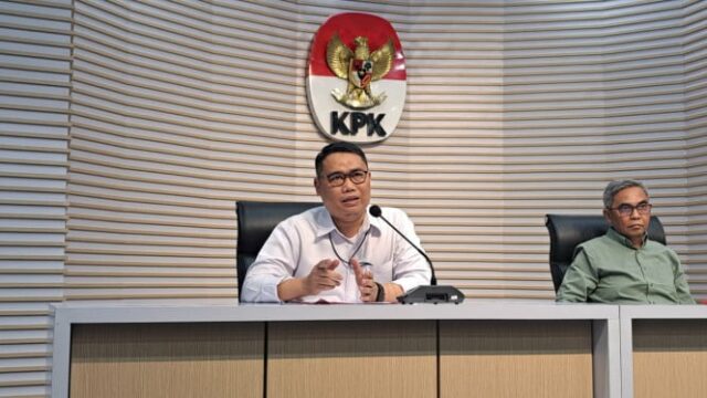 KPK definiu 2 membros da Comissão da Câmara dos Deputados XI Torne -se uma corrupção suspeita de corrupção

