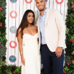 Kai Fagan e Sanam Harrinan (foto em 4 de julho) se casaram e foram para o Instagram no sábado para confirmar que são oficialmente marido e mulher oficialmente