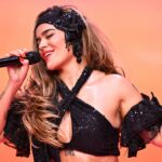 Karol G participa do segundo benefício anual do Fundo de Impacto Raro que apóia a saúde mental da juventude, organizada por Selena Gomez, nos estúdios da NYA em 24 de outubro de 2024 em Los Angeles, Califórnia.