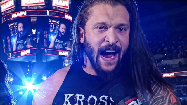 Karrion Kross quebra o personagem após uma surpresa emocionante dos membros da família em frente ao SummerSlam

