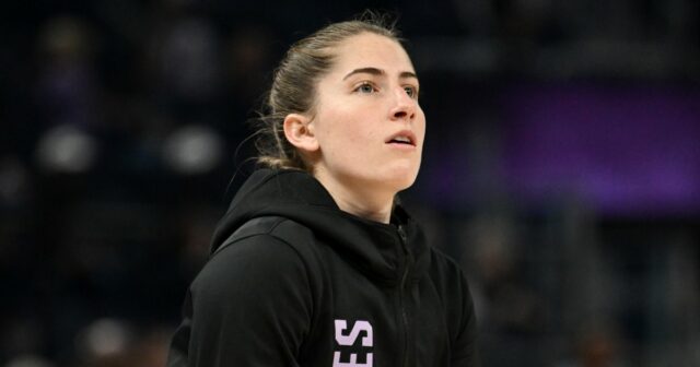 WNBA Player Cameron Brink Pregame Fort é baseado em Tennis Pro Coco Gauff