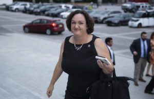 Katie Porter pontua o maior impulso após a saída de Kamala Harris Katie Porter pontua o maior impulso após a saída de Kamala Harris