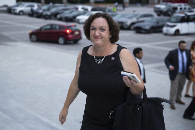 Katie Porter pontua o maior impulso após a saída de Kamala Harris



