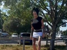 Katie Price está com medo pelo bem da princesa Andre quando diz que as pernas do modelo são tão finas que elas podem ser ‘… o modelo rasga os pontos de seu facelift. A princesa Andre admitiu que teme que a mãe Katie Price 'possa se esticar' enquanto ela expressou preocupação com a moldura fina da estrela