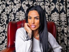 Katie Price finalmente quebra seu silêncio sobre a cuspida de Peter Andre, declarando que “não me deixa ser iluminada ou intimidada” depois que Peter Andre a acusou de vender falsidades infundadas. Katie Price finalmente quebra seu silêncio sobre a cuspida de Peter Andre, declarando que "não me deixa ser iluminada ou intimidada" depois que Peter Andre a acusou de vender falsidades infundadas.
