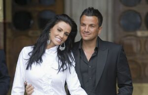 Katie Price me diz o que aconteceu depois que ela e Peter Andre se separaram, por que sua filha princesa está agora em uma briga e o que seus amigos pensam ser a razão: Katie Hind Katie e Peter se conheceram, sou uma celebridade ... em 2004 e se casaram no ano seguinte após um romance de turbilhão