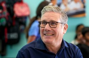 Keir Starmer é acusado de “iluminação a gás”, o público britânico de fazer alegações “grosseiramente exageradas” sobre o novo acordo de migrantes “um-in, um out” Keir Starmer foi acusado de