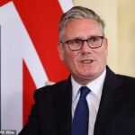 Keir Starmer foi desafiado na noite passada a defender o Reino Unido e lutar contra novos cheques para cidadãos britânicos que viajam para a UE