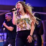 Kelly Clarkson jogou seus fãs por um loop quando anunciou que as notícias da família de partir o coração envolveram seu ex-marido Brandon Blackstock a forçou a adiar seus shows imobiliários restantes em Las Vegas em agosto; Imagem 11 de julho em Las Vegas