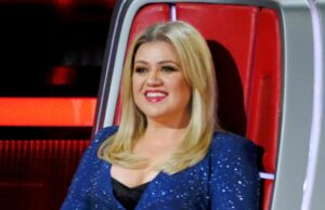 Kelly Clarkson se junta à voz de The Voice “após a morte de Brandon Blackstock Kelly Clarkson se junta à voz de The Voice "após a morte de Brandon Blackstock