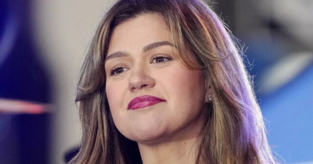 Kelly Clarksson adiou que Vegas mostra que ele estará "presente" para crianças, enquanto o ex -Brandon Blackstock está doente


