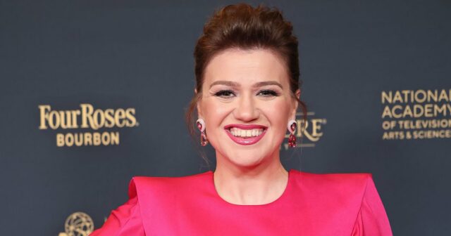 Um 'ferrado' do universo/ tudo que Kelly Clarkson disse sobre sua separação de Brandon Blackstock