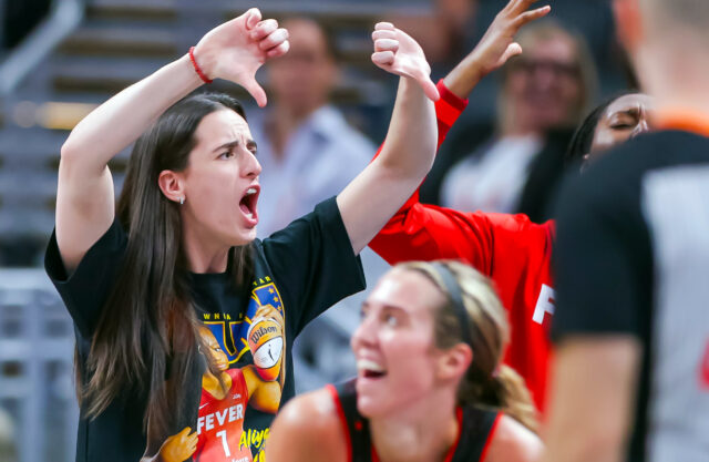 Kelsey Plum quebrando silenciosamente após a reação na cidade vital

