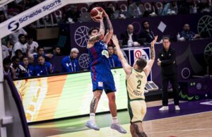 Kevin Quiambao enfatiza a responsabilidade da brigada de jovens de Gilas Kevin Quiambao se levanta para um saltador. Primeiro de tudo, houve 17 pontos para liderar todas as pontuações de Gilas.