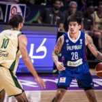Kevin Quiambao, de Gilas Pilipinas, 2025 FIBA Asian Cup novamente durante uma partida na Austrália.