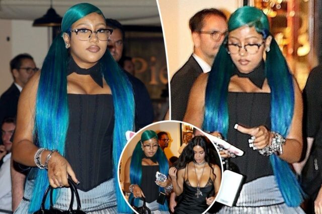 Kim Kardashian bateu por permitir que o noroeste, 12 anos, use corpete na viagem doméstica: 'tão impróprio' 

