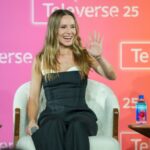 Kristen Bell sobre por que o público desmaiou naquele primeiro 'ninguém quer esse' beijo: 'conforto pode ser incrivelmente apaixonado'