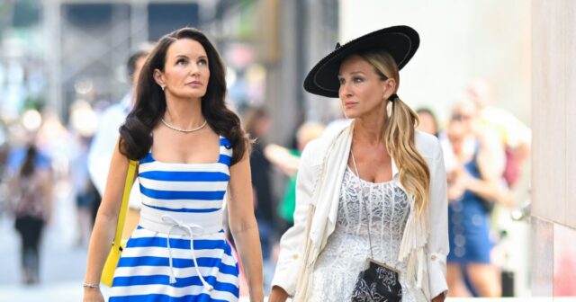 Kristin Davis e Sarah Jessica Parker são vistos no set de 