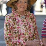 Lady Glenconner usa seus jardins para fornecer consolo durante os 'Dark Times' (foto a um serviço de celebração para marcar o 60º aniversário da coroação da rainha Elizabeth em Westminster Abbey, 4 de junho de 2013)