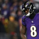 Lamar puxa o desafio de marca registrada de Aikman no. 8