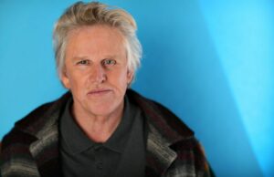 Lauren Conlin bateu Gary Busey por um lanche durante o caso de ouvir S*x, e diz que a loucura deve estar implorando O tweet de Lauren Conlin em Gary Busey (foto via x/@conlin_lauren)