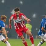 Lech enterrou suas chances de jogar na Liga dos Campeões. A estrela vermelha não deixou ilusões